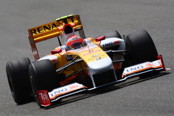 威廉姆斯鏖战哈斯车队,阿隆索统治全场 威廉姆斯鏖战哈斯车队,阿隆索统治全场