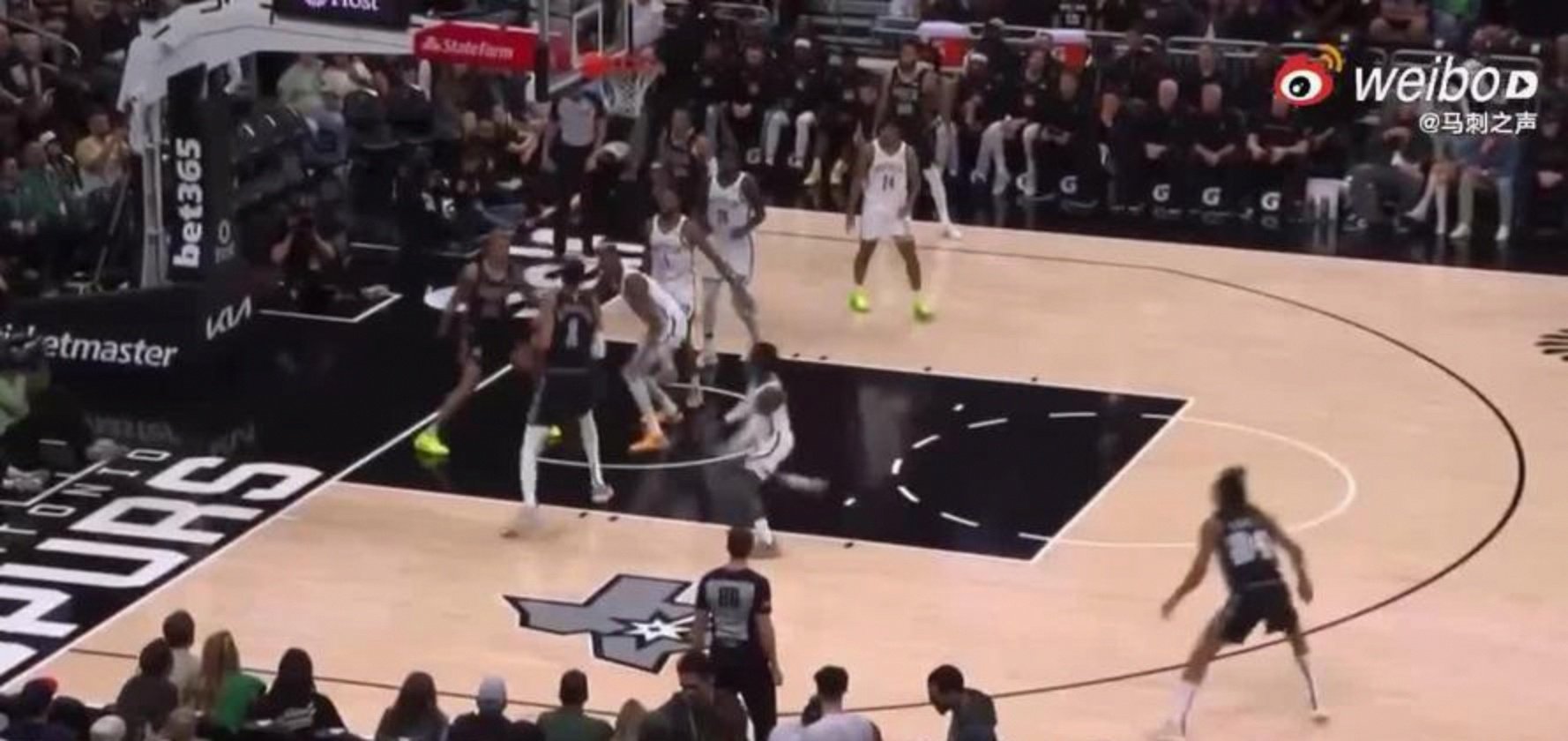 开云体育入口-篮网翻盘马刺，西亚卡姆高光表现